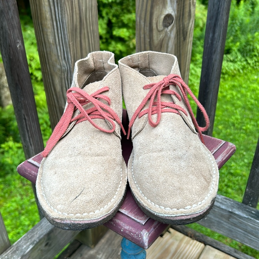 Men’s 8 Seavees suede chukka